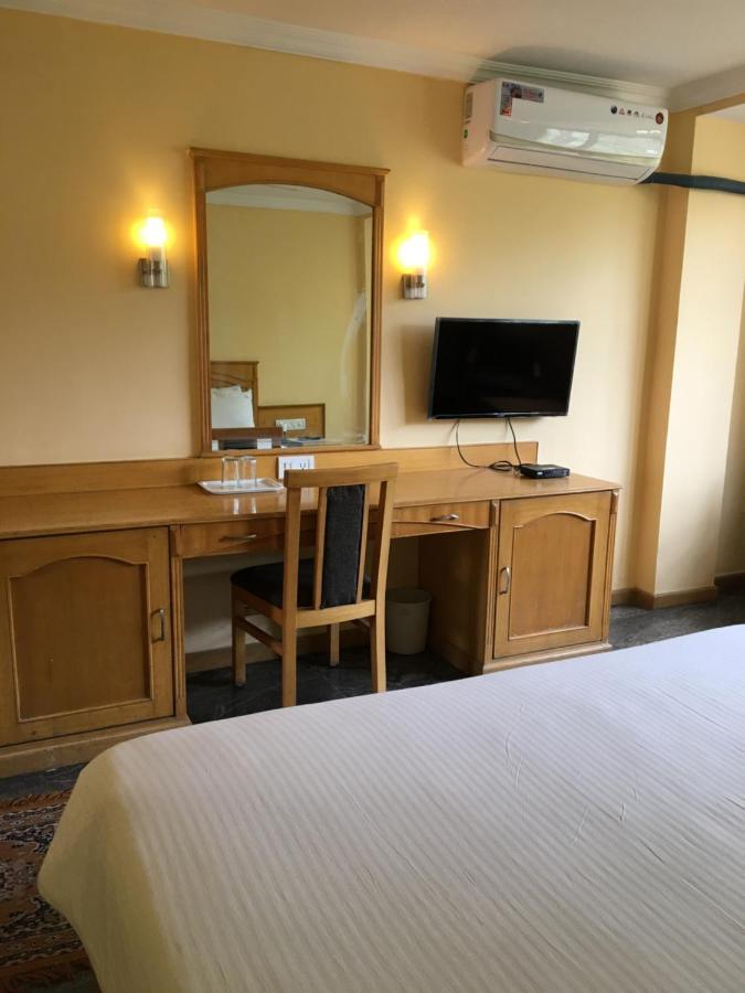 Asr Guesthouse ตีรูปาติ ภายนอก รูปภาพ